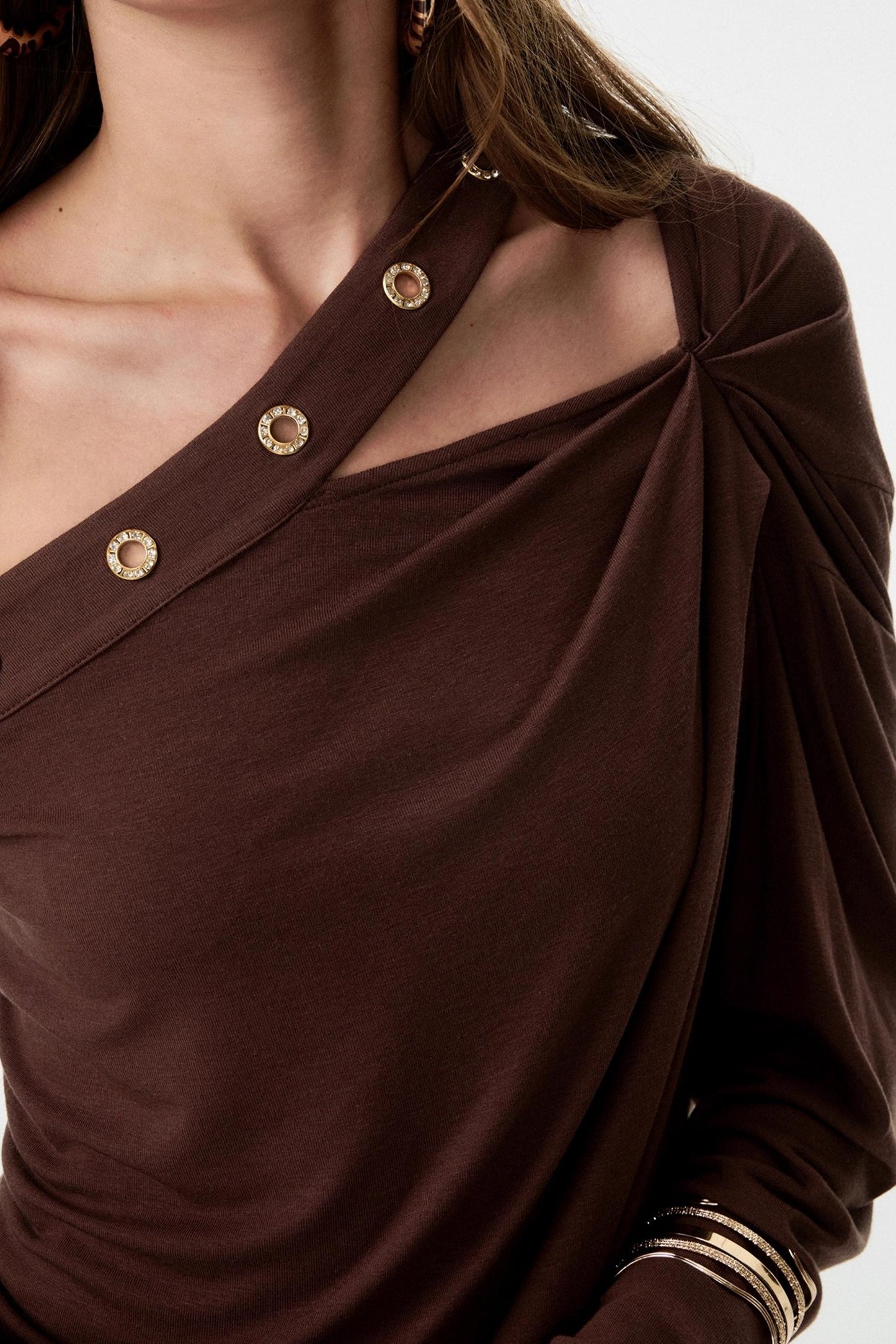 Air Slanted Shoulder Top