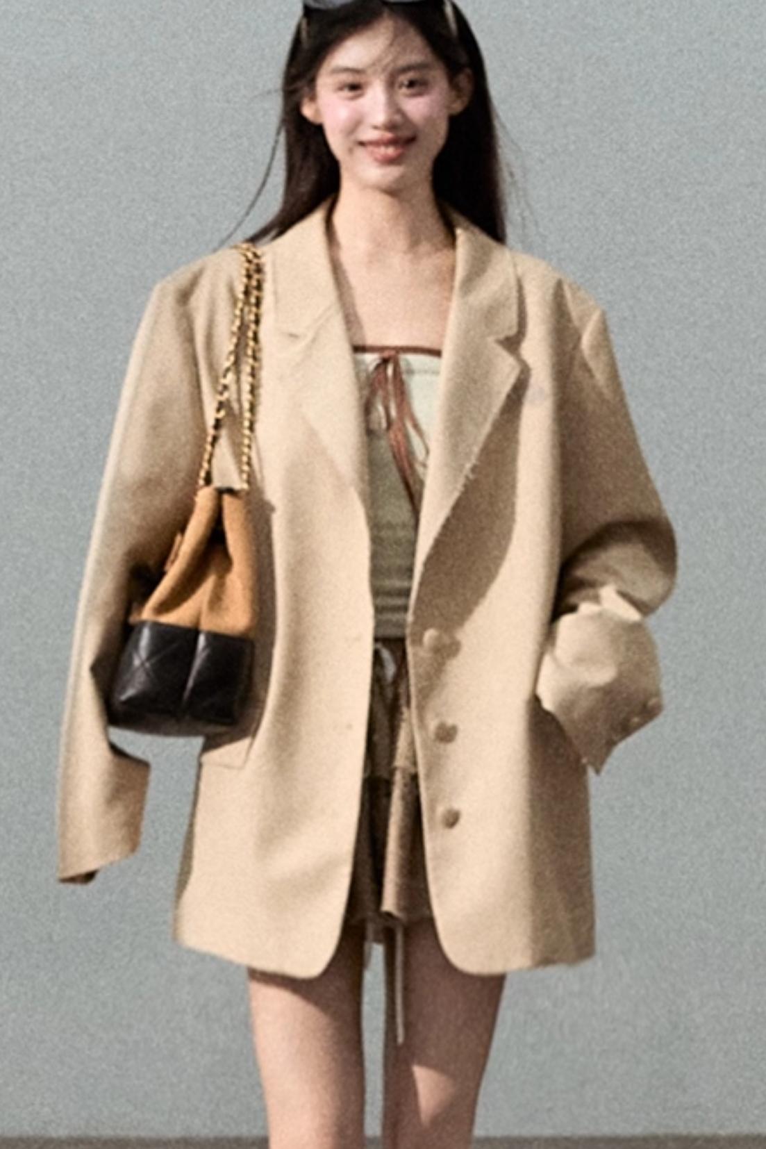 Wide-Shouldered Textured Khaki Short Jacket