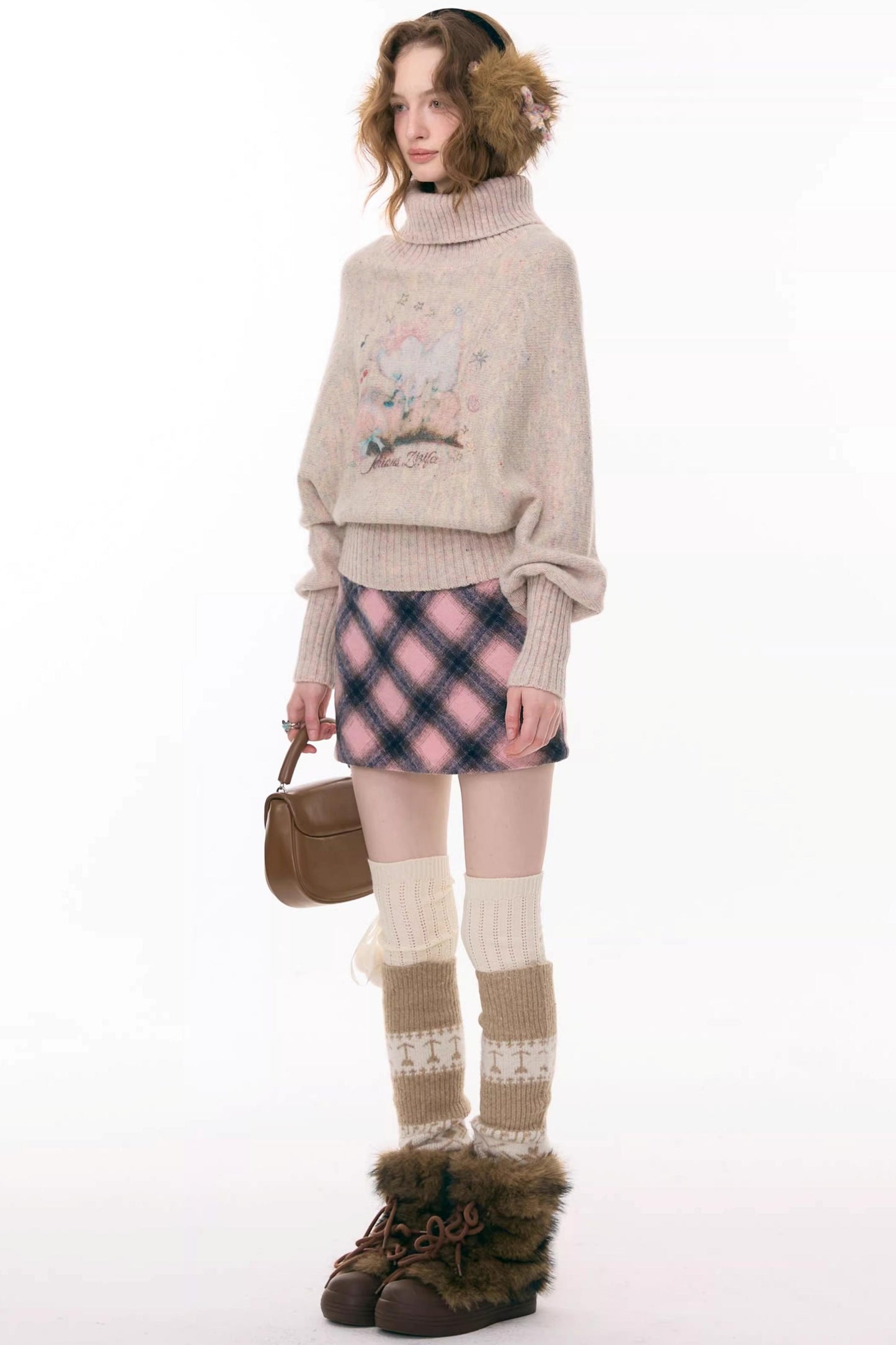 Aprikosenfarbener Fledermausärmelpullover mit hohem Kragen