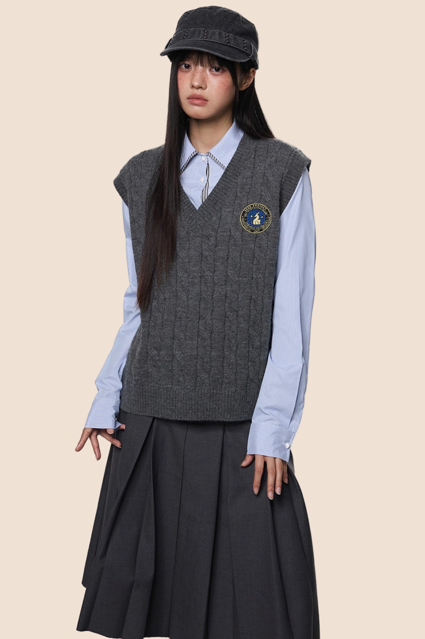 Twisted Flower V-Neck Knit Vest