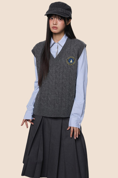 Twisted Flower V-Neck Knit Vest