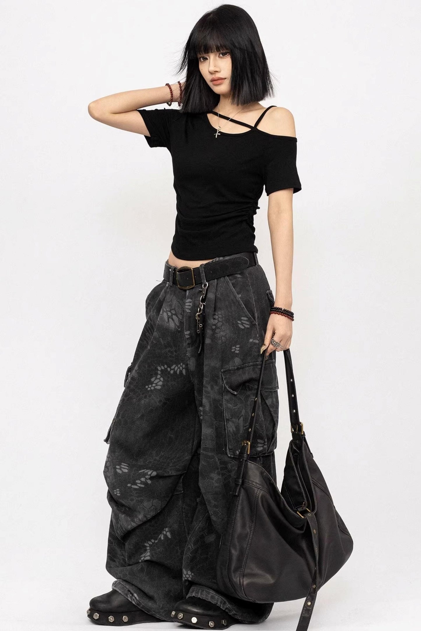 Black Off-Shoulder Slim Top