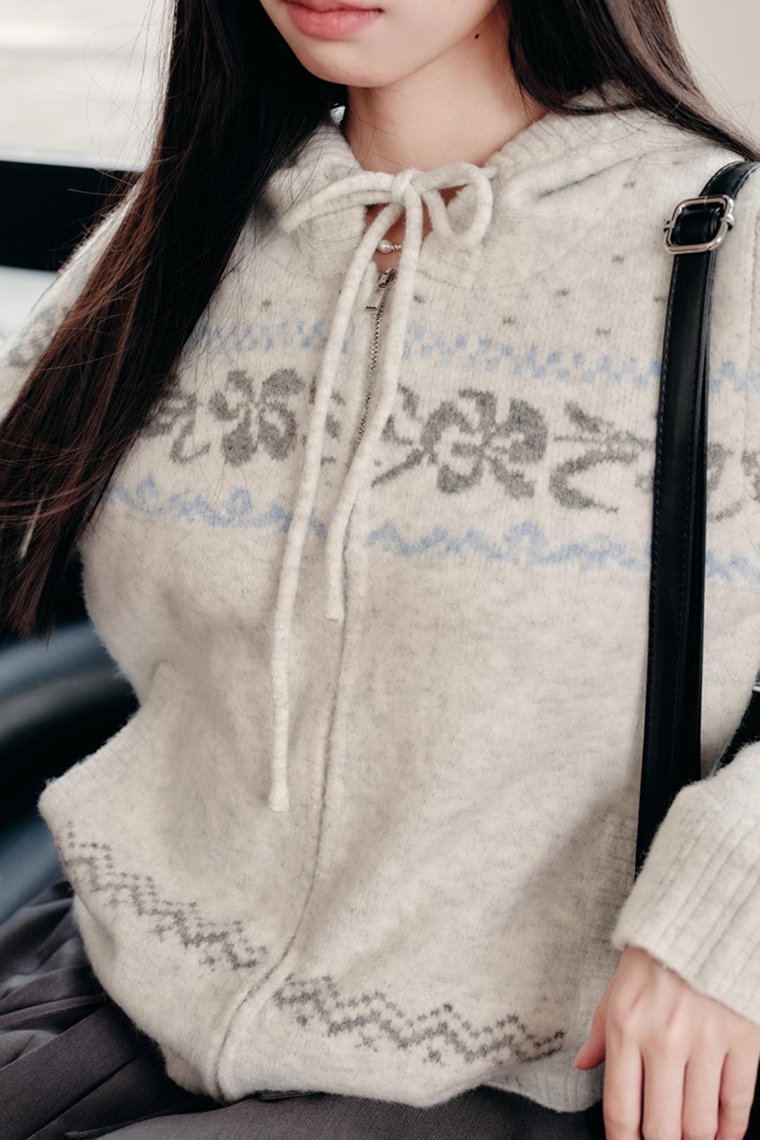 Vintage Hooded Slim Sweater