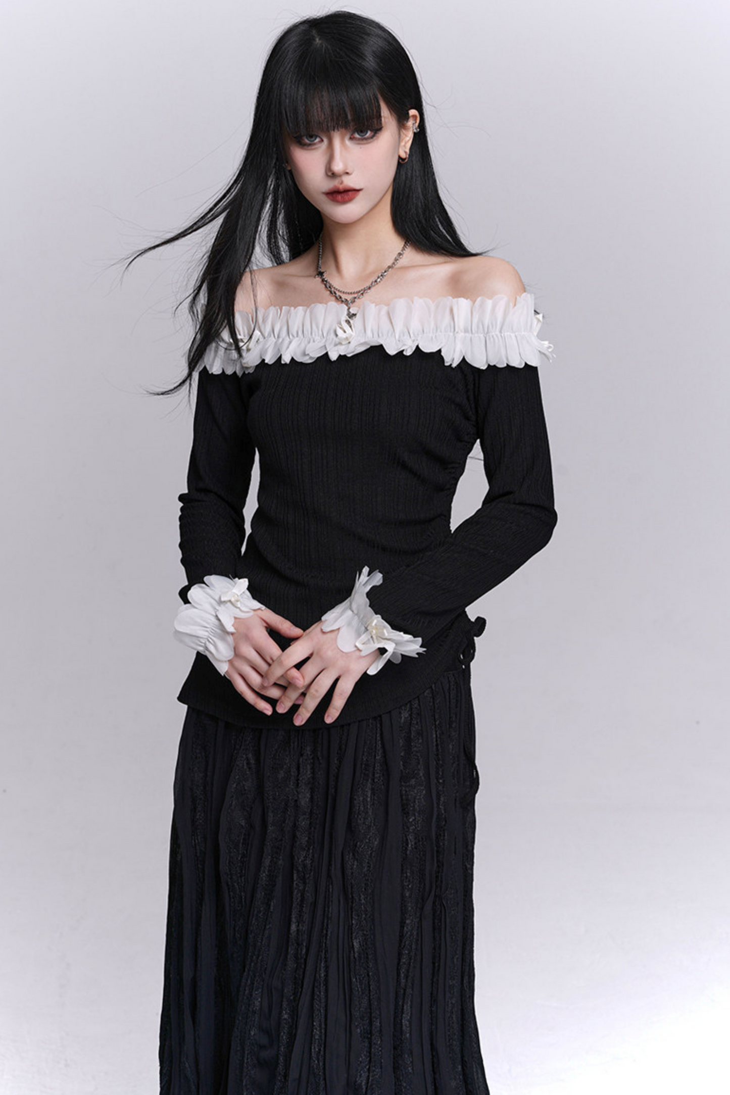 Geisterhafte Ein-Schulter-Bluse