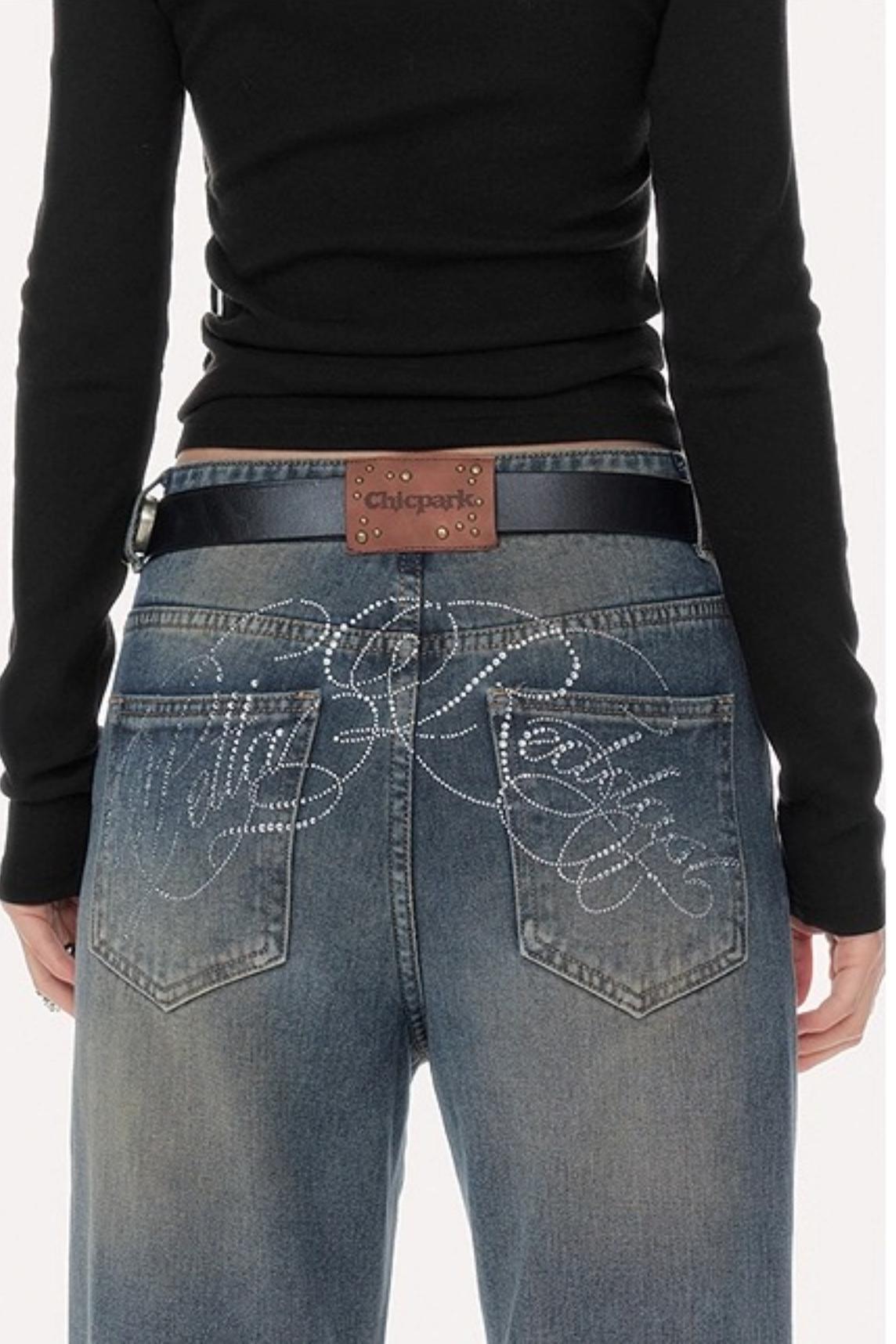 Retro V-Shaped High-Waisted Slim Jeans