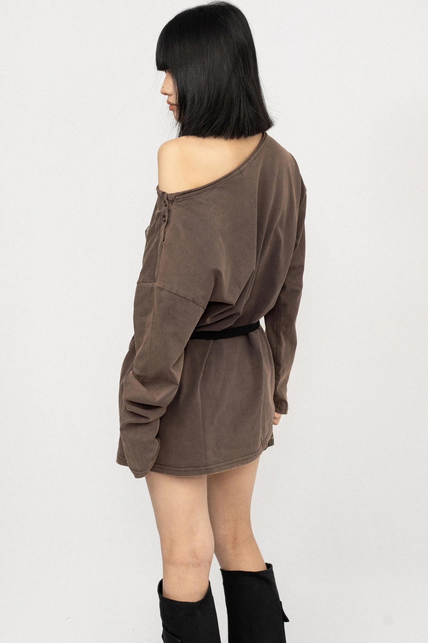 Vintage Off-the-Shoulder Long Sleeve T-Shirt