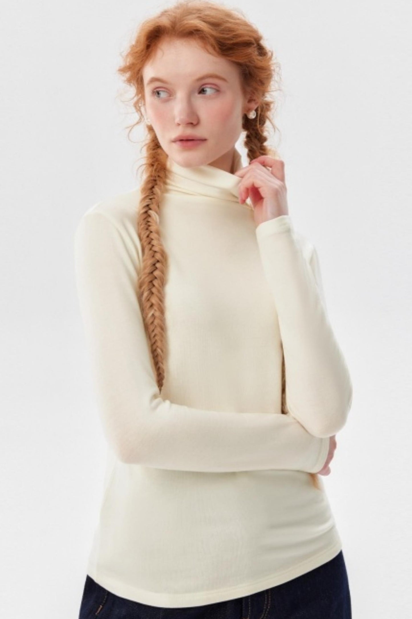 Tencel Wool Seamless Turtleneck Sweater