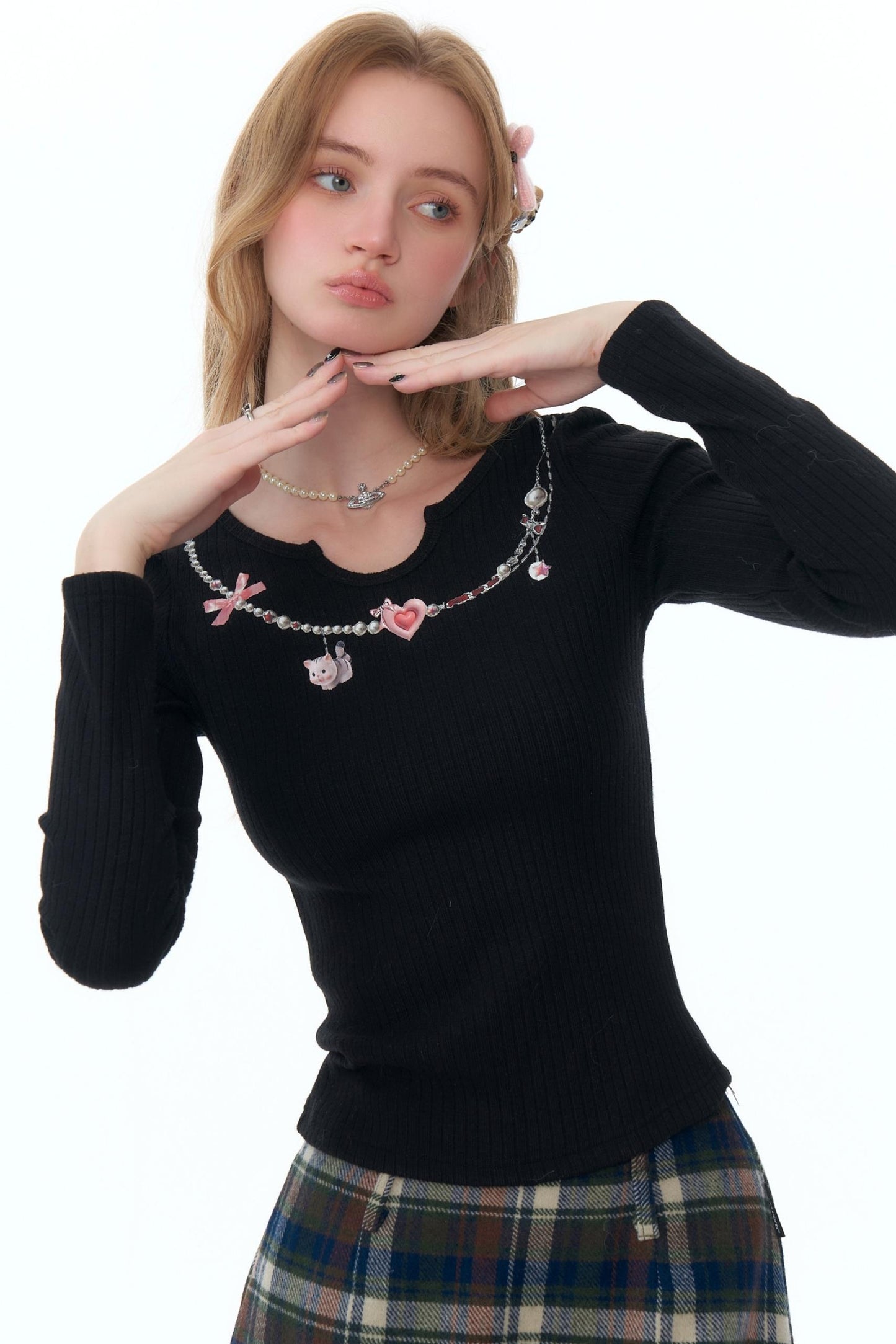 Retro Necklace Print Knitted Shirt