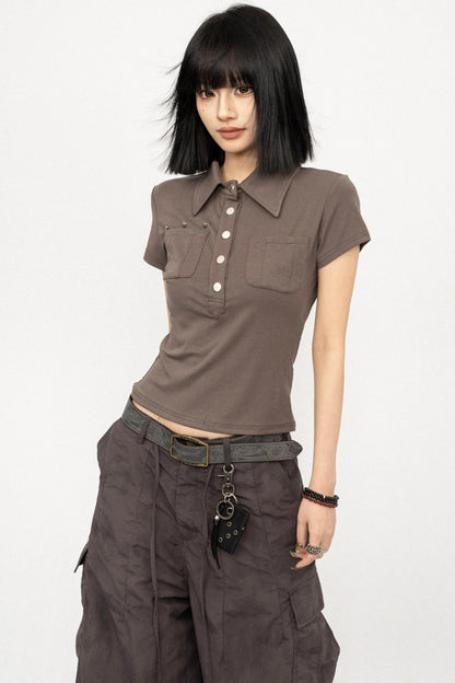 Schwarzes, taillenumspielendes T-Hemd