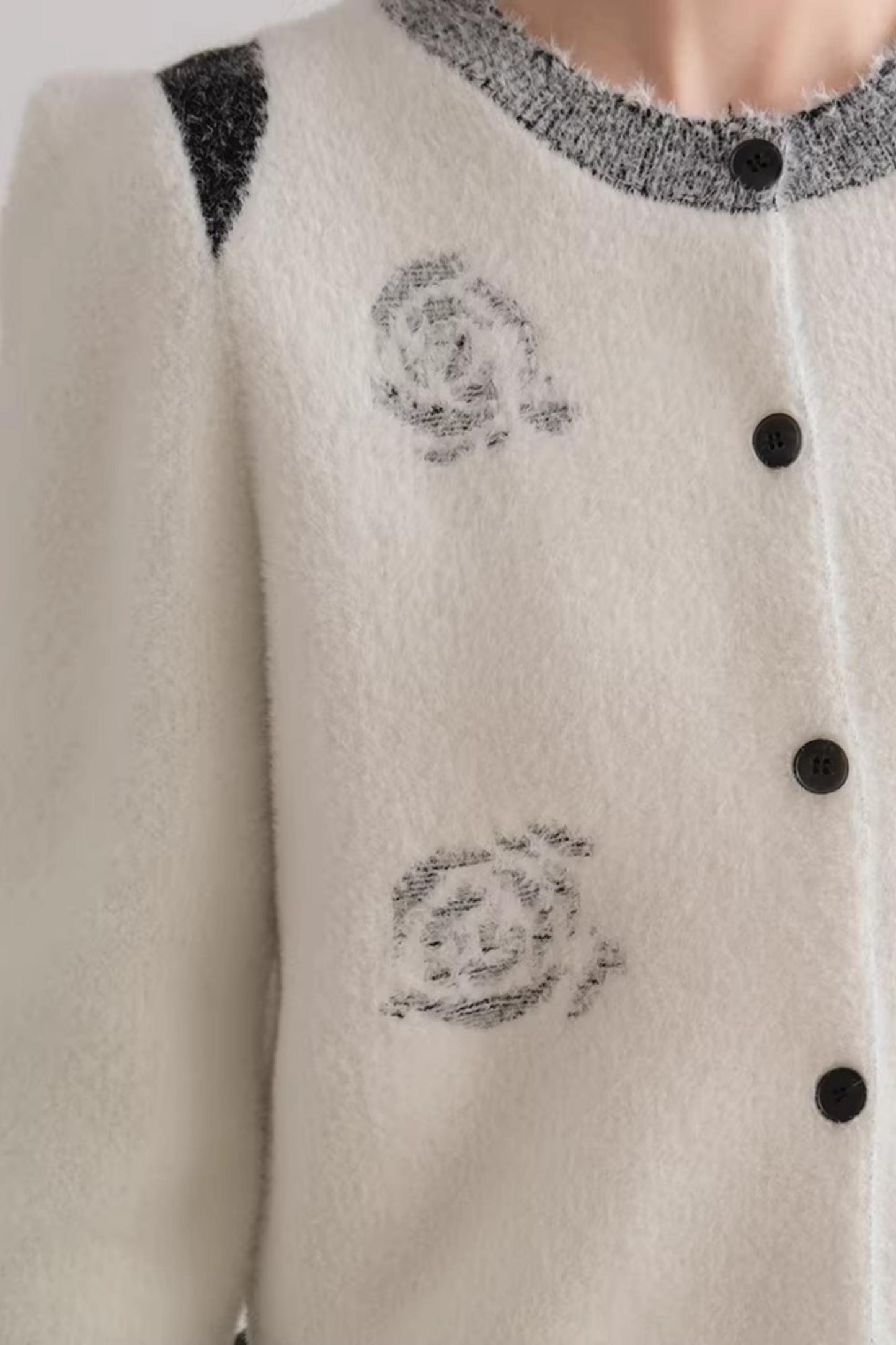 Scattered Roses Jacquard Cardigan