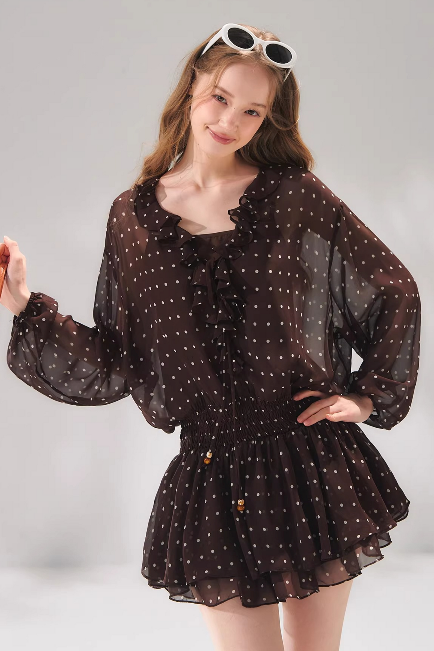 Ensemble robe en mousseline à volants et perles