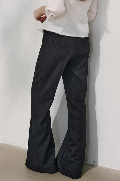 밤색 손으로 말아 올린 플레어 팬츠