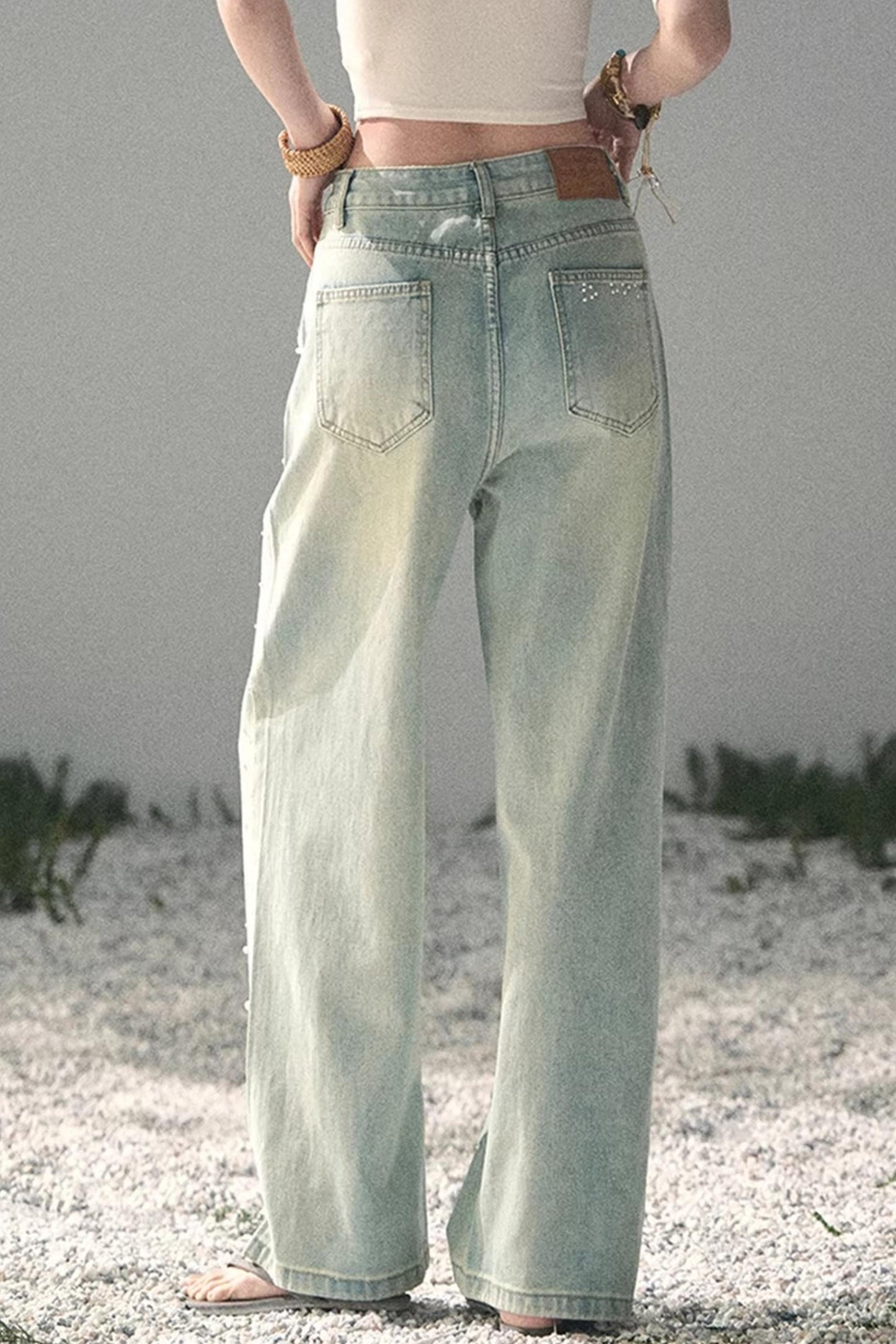 Pantalon en jean bleu clair perlé