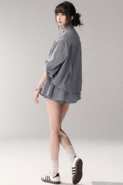 Ensemble chemise à carreaux bleus et dentelle