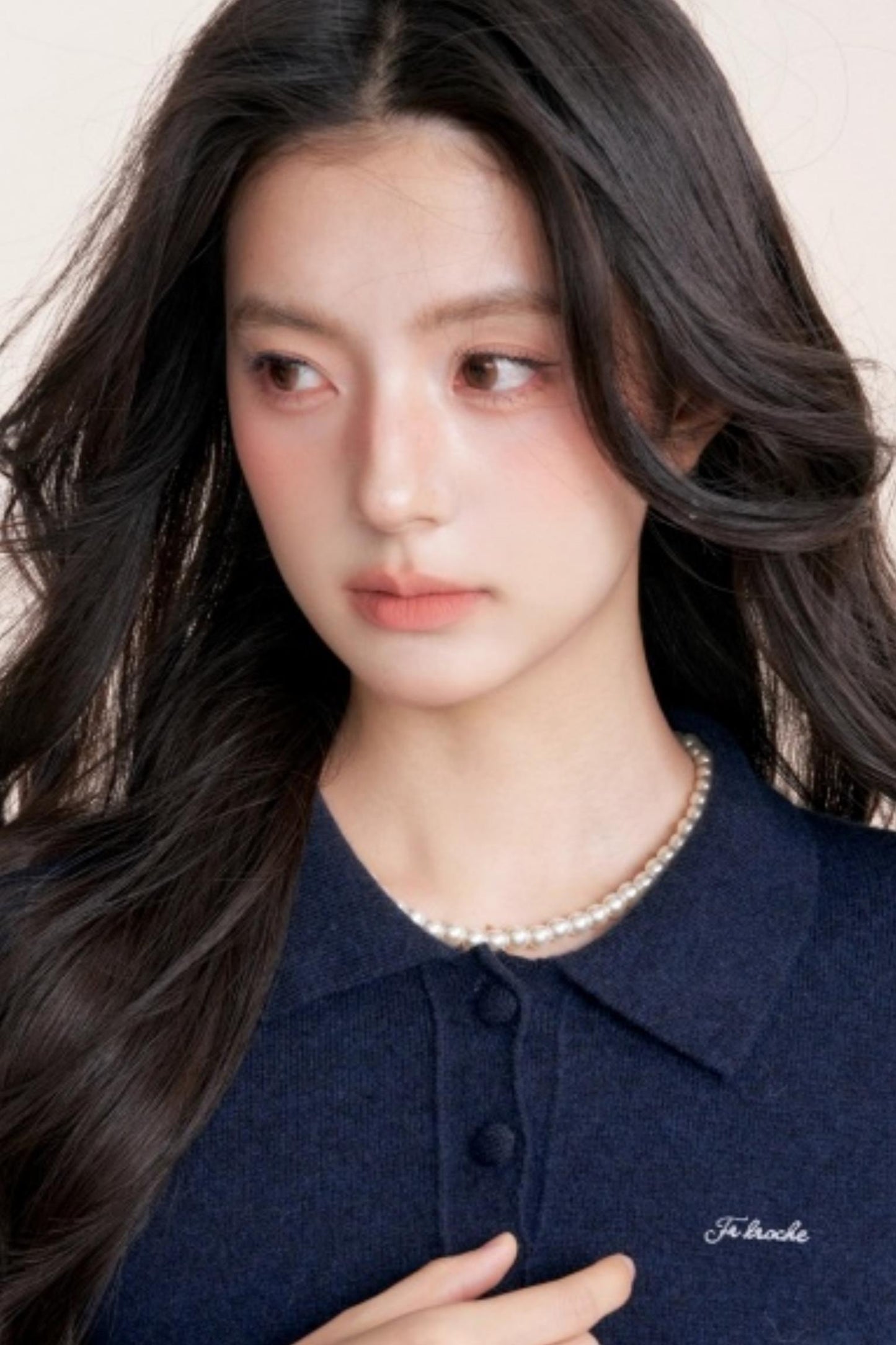 Contrast Embroidery Knit Cardigan