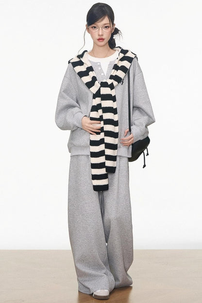 Gray Sweatshirt Set-Up