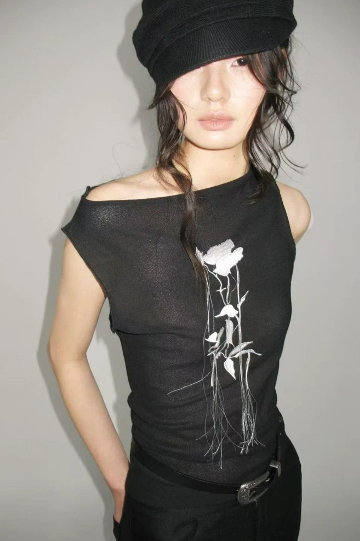 Top in Maglia con Ricamo Rose