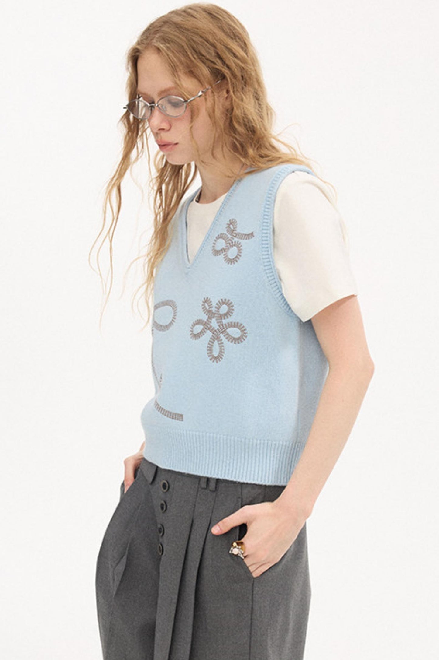 Dot Embroidery Knitted Vest
