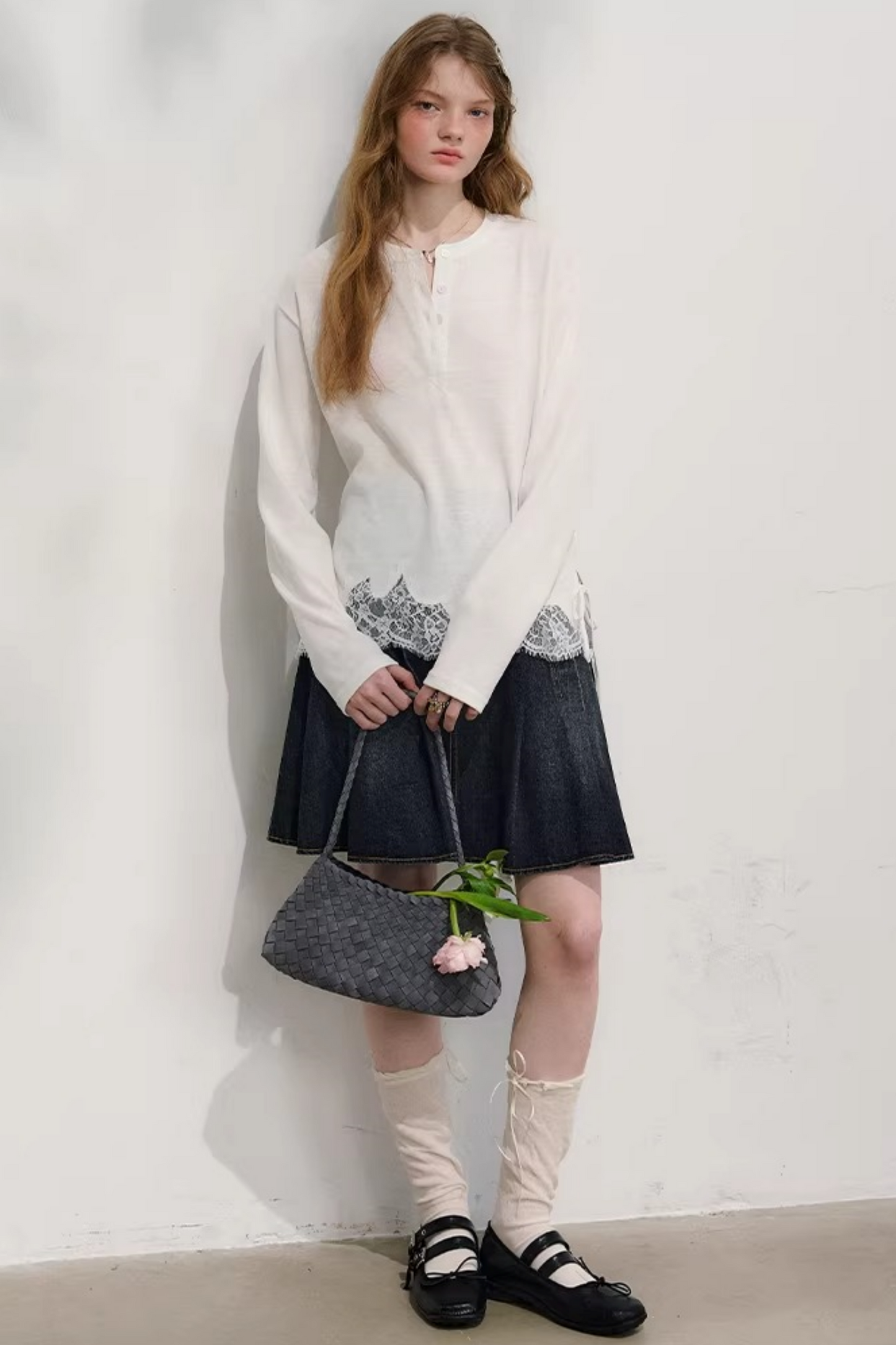 Swaying Silhouette Lace Top