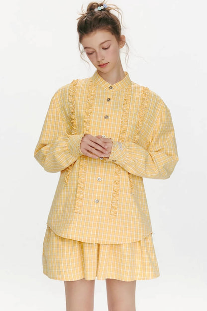 Gewebtes, geschwungenes Rüschenhemd