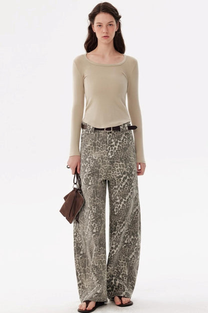 Versatile Silhouette Scimitar Pants