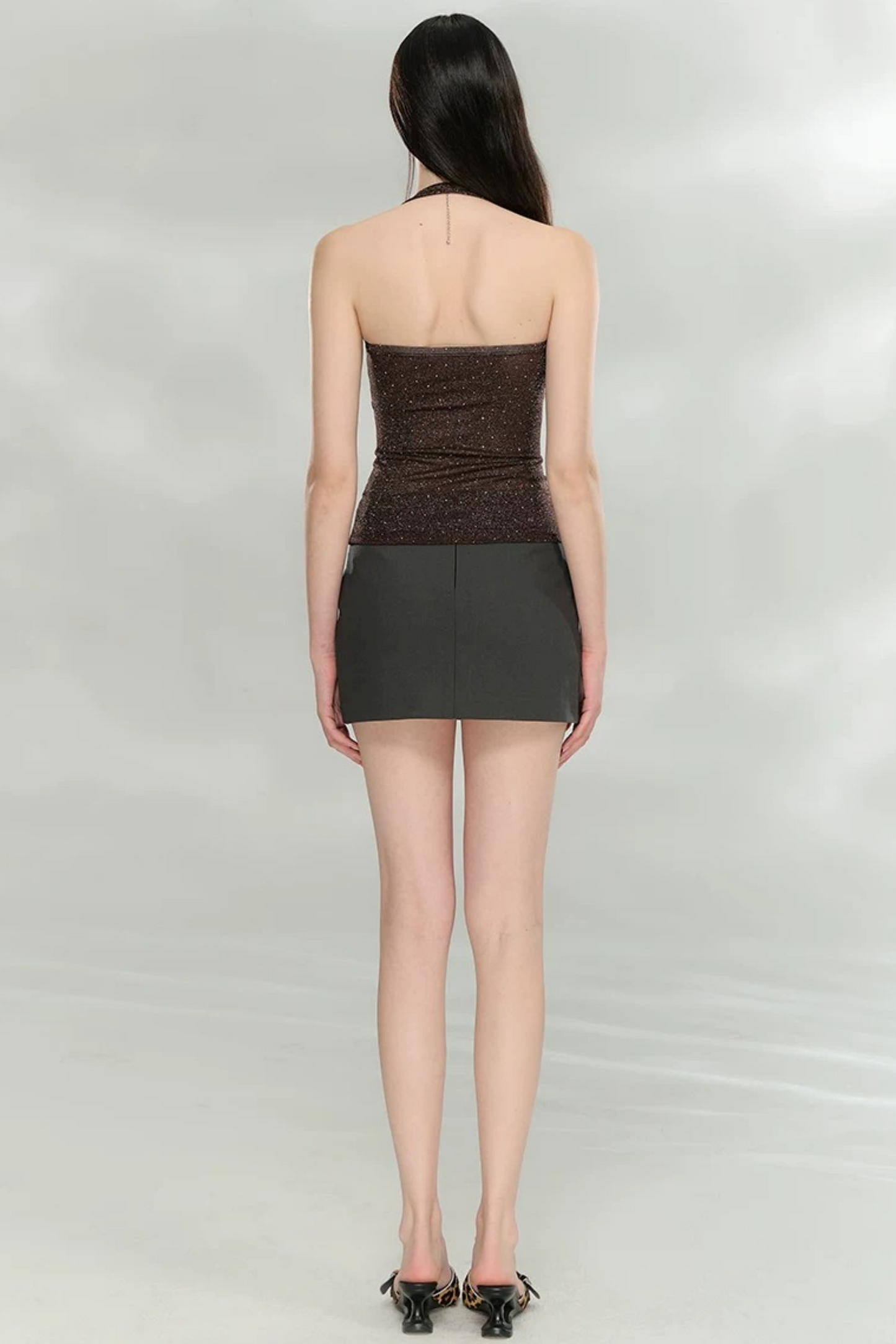 Blusa tubo brillante con cuello halter