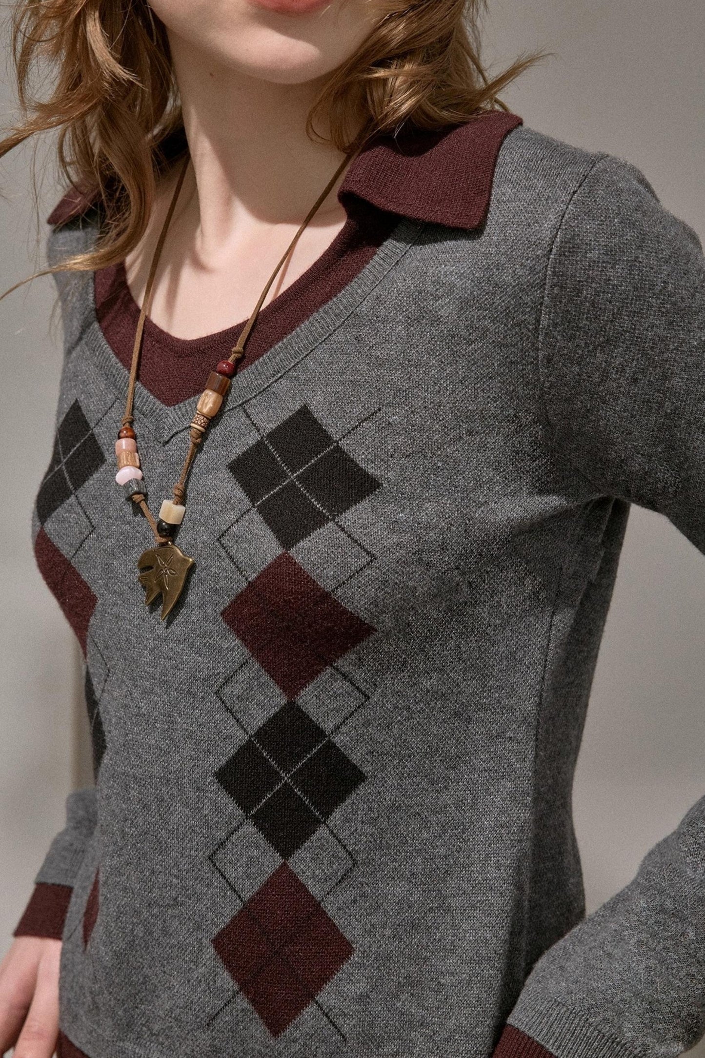 Contrast V-Neck Pullover