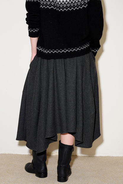 Volume Cut Elastic Waist Skirt