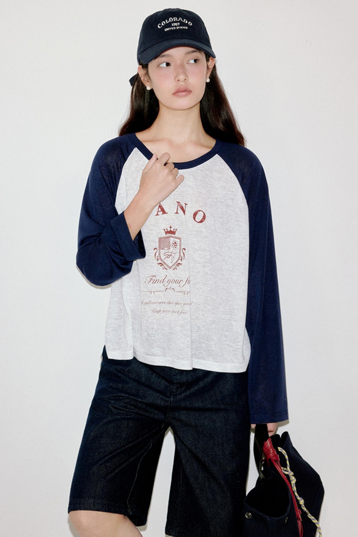 Niche Badge Raglan Sleeve Printed T-Shirt
