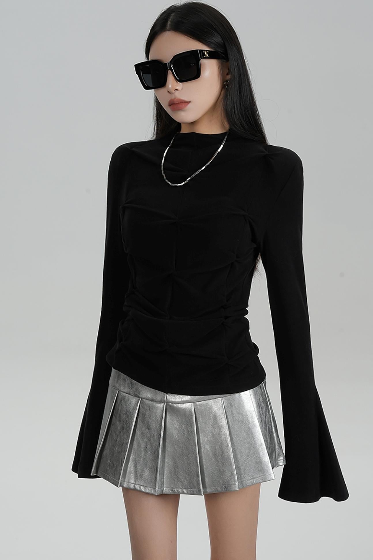 SRYSAME's design is slim, pleated, flared, long-sleeved, T-shirt, underneath, and top, a new autumn women's wear