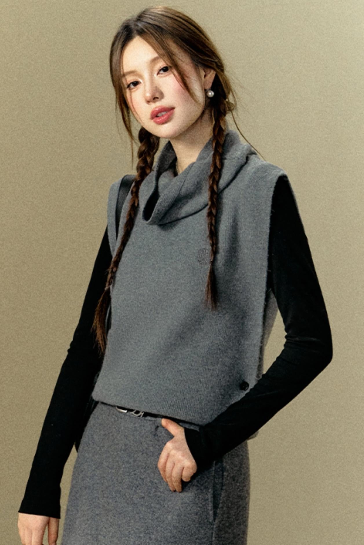 Loose Fit Knitted Pile Neck Vest