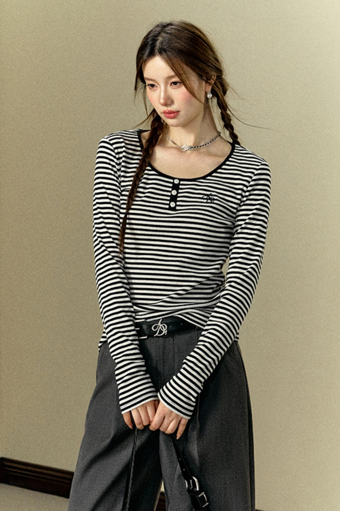 Black & White Striped Long Sleeve Top