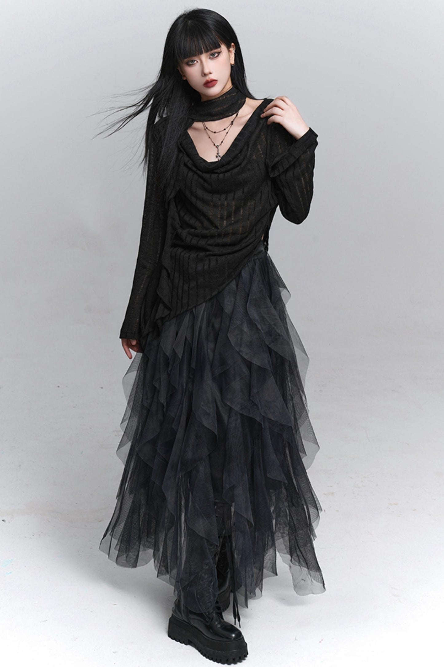 Swing-Necked Long-Sleeved Top