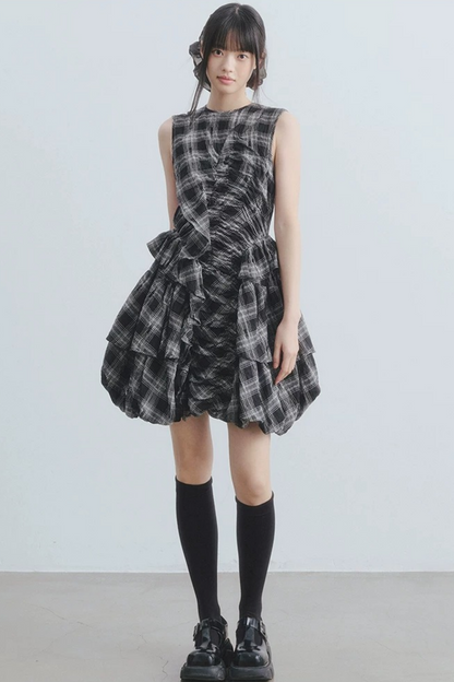 Vestido mate de cuadros con volantes