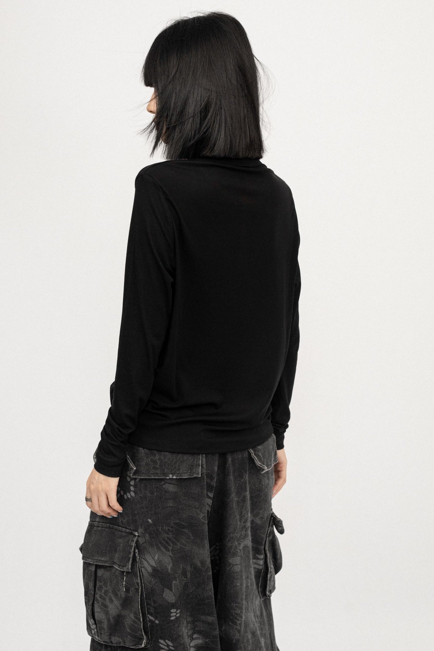 Autumn Black Shoulder Slim T-shirt