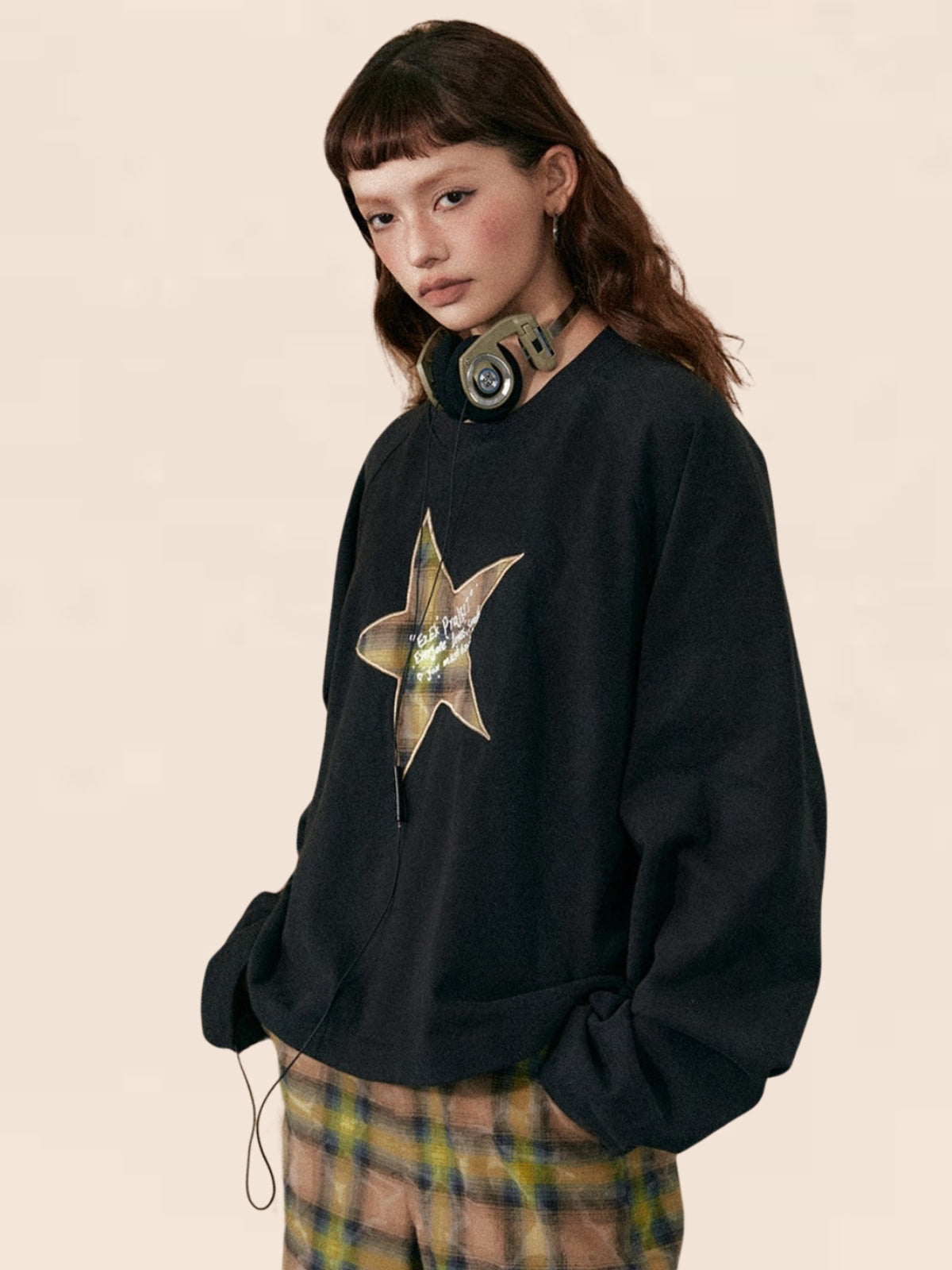 Hoodless Pullover Black Sweatshirt