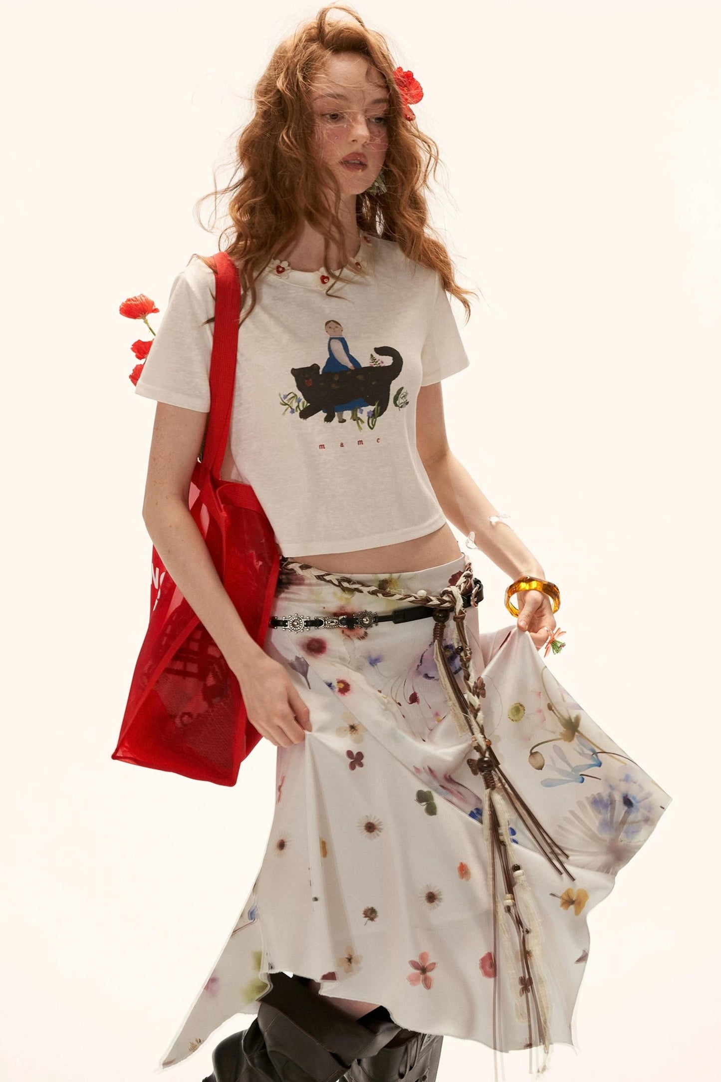 Falda asimétrica de satén floral