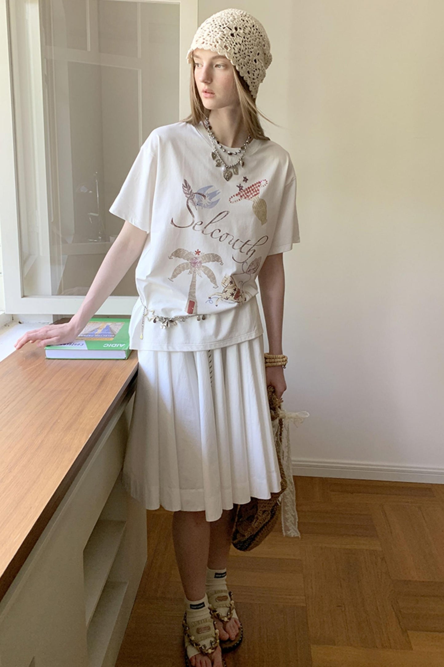 Lazy Wave Playful Print Short Sleeve T-shirt