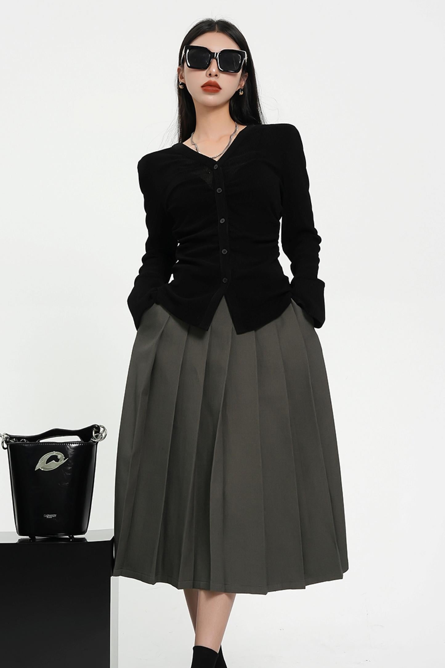 High-waisted a-line pleated skirt