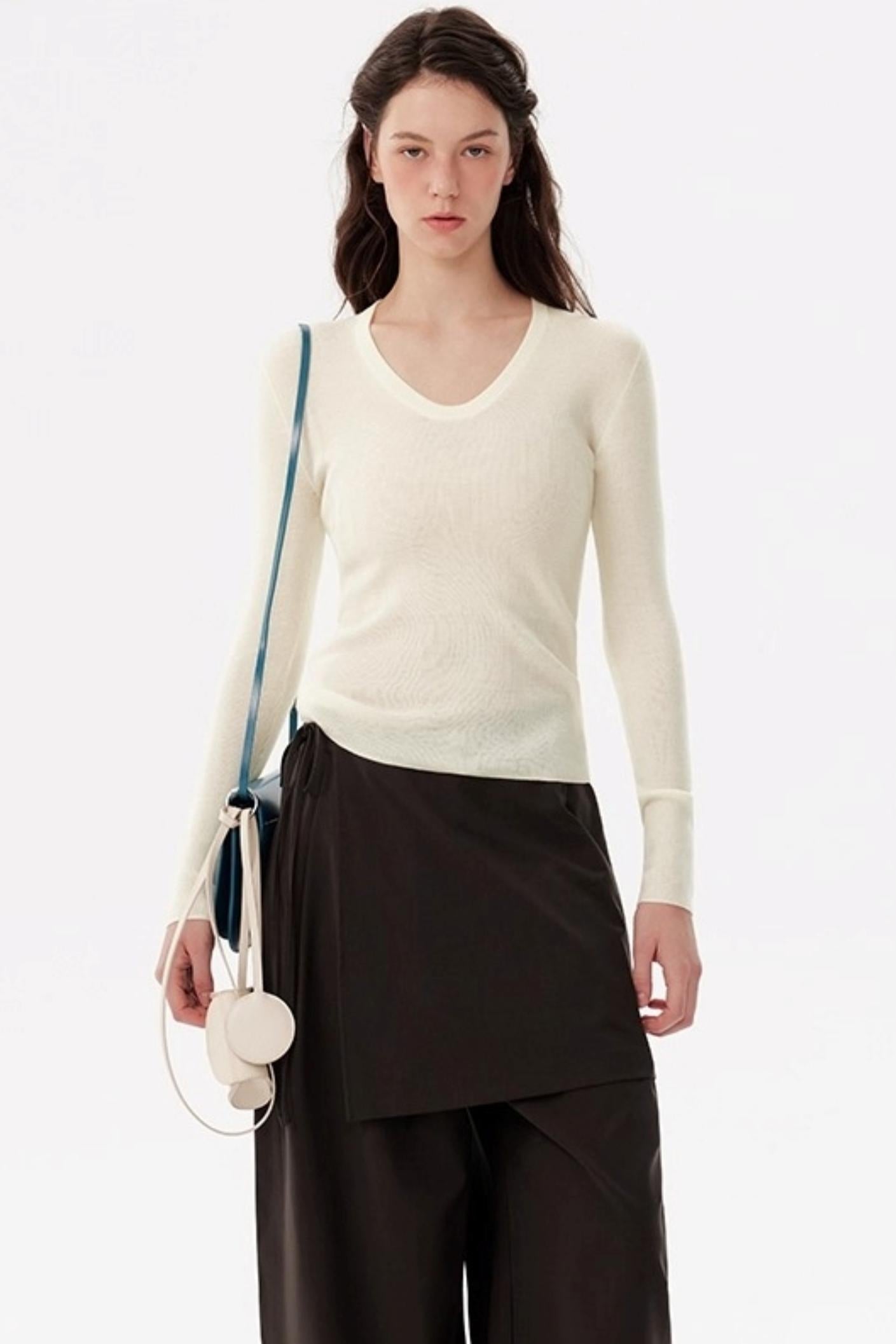 U-Neck Long-Sleeved Knit Top