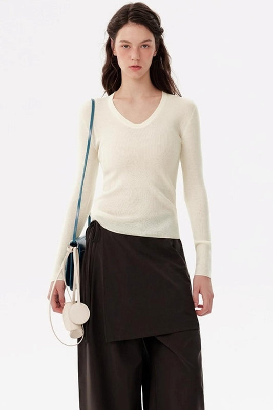 U-Neck Long-Sleeved Knit Top