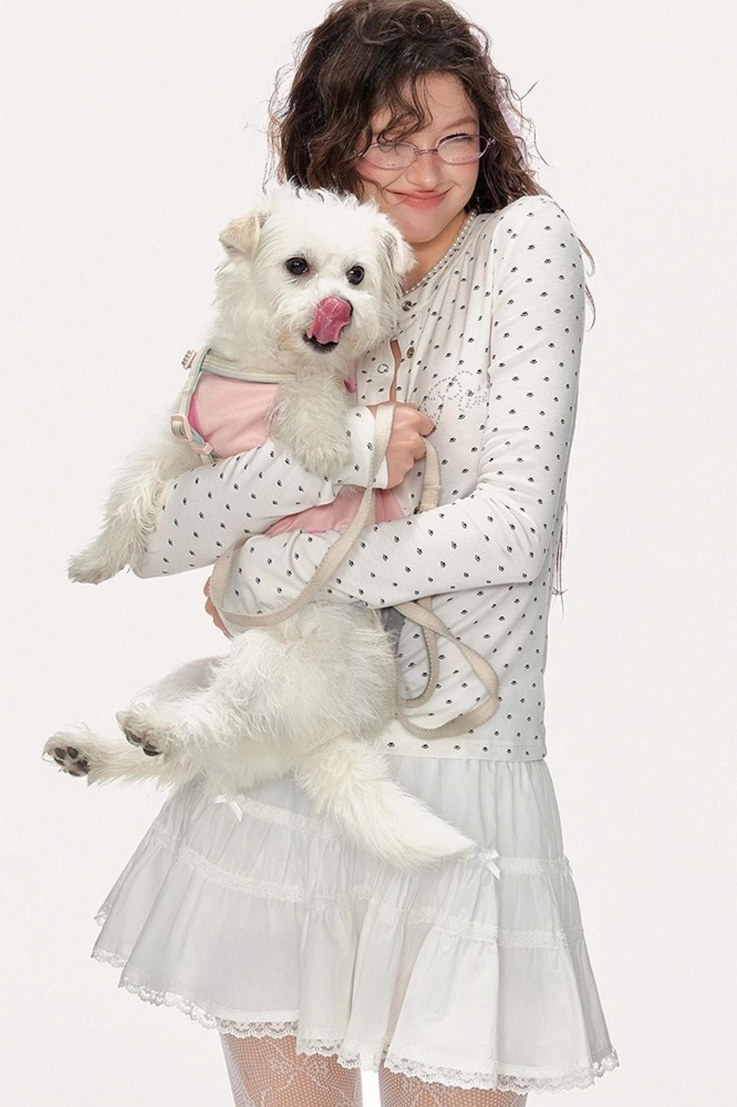 Slim Shoulder Embroidery Top