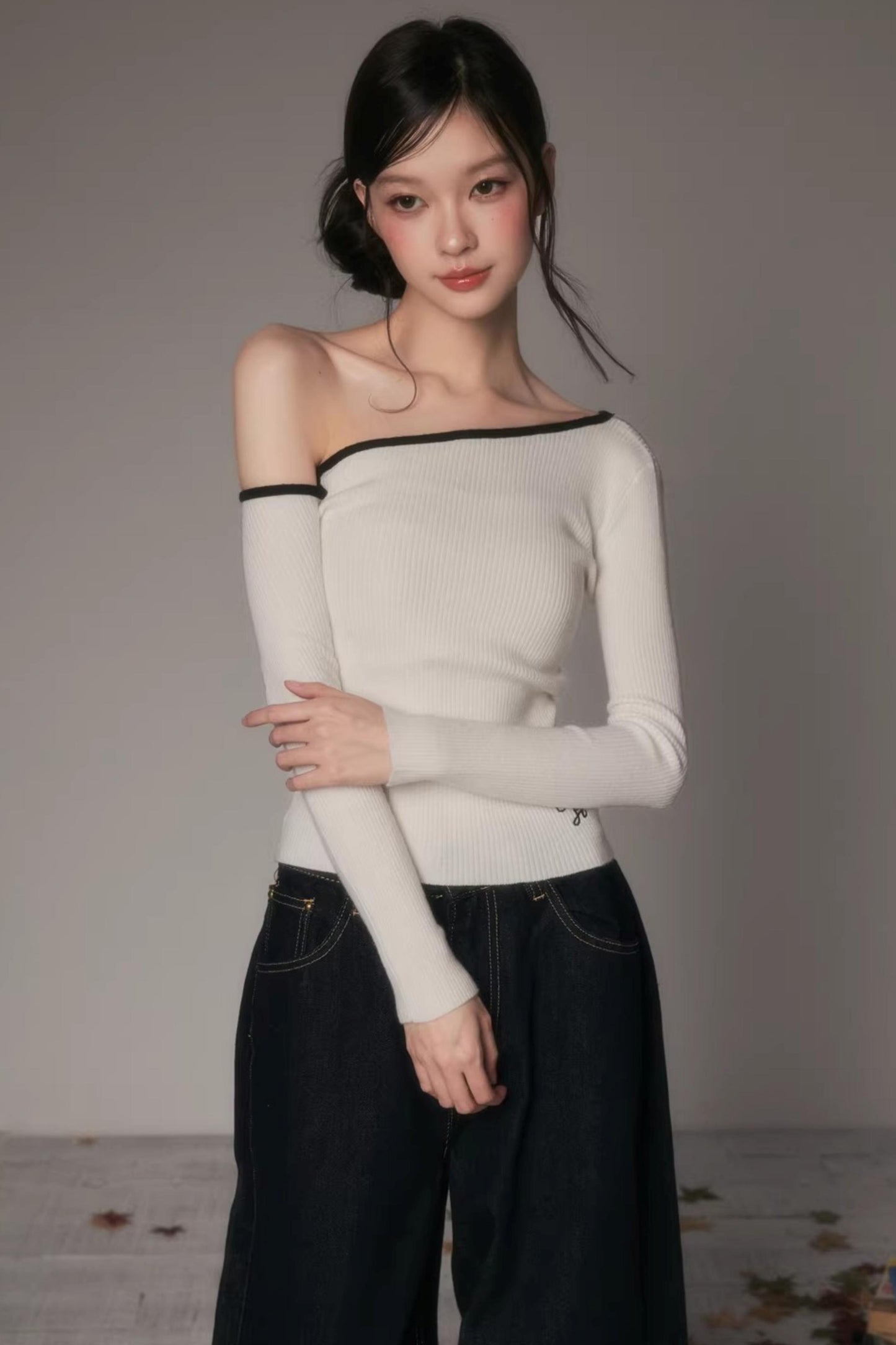 Off-Shoulder Knitted Top