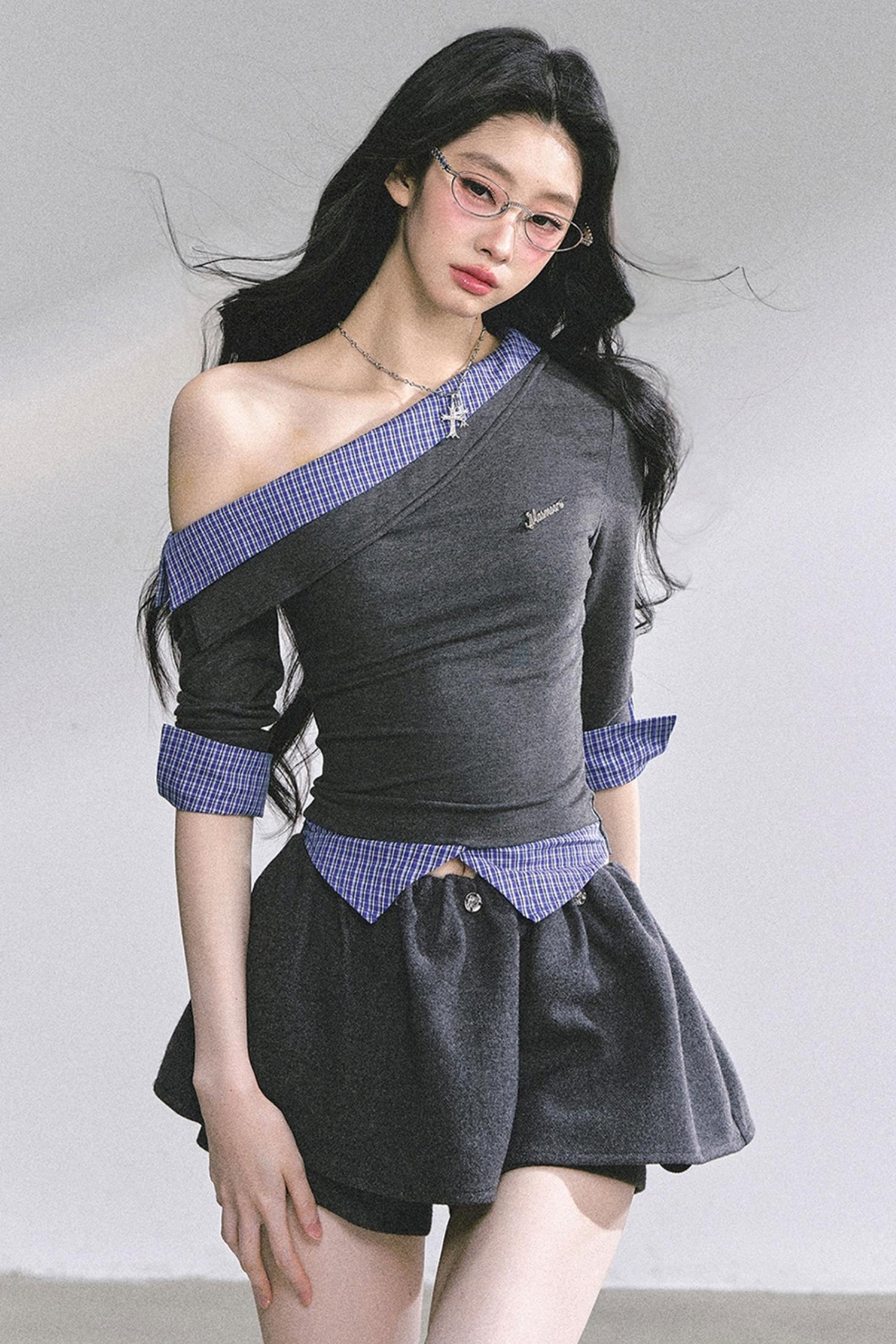 Gray Tone Slanted Shoulder Plaid T-shirt