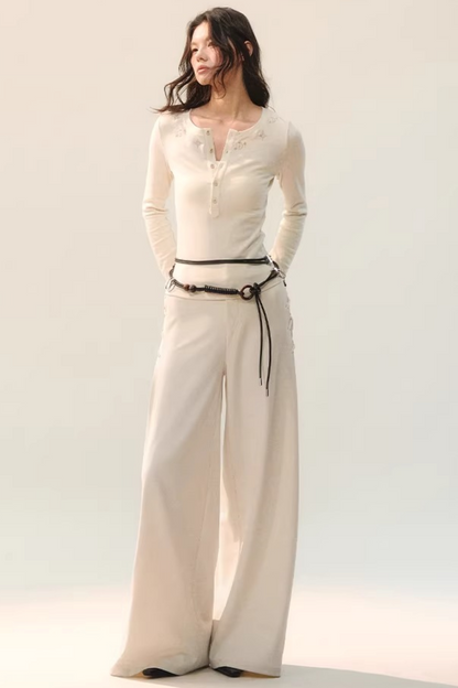 Pantalon large drapé à nouer sur le côté