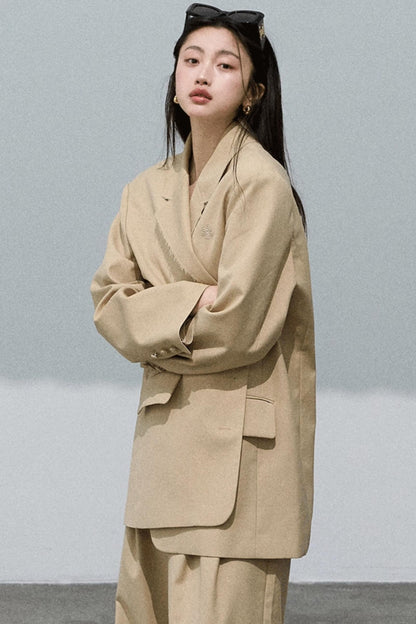 Wide-Shouldered Textured Khaki Short Jacket