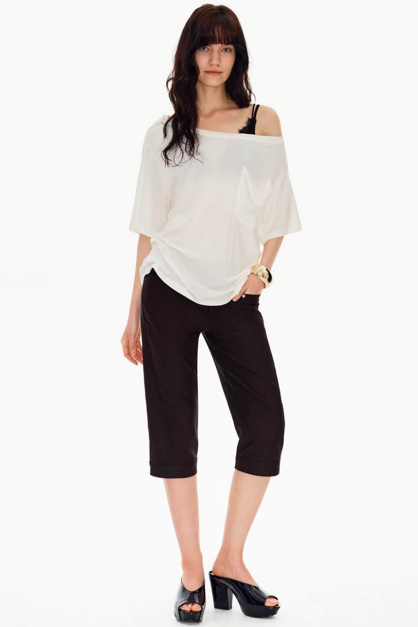 오프숄더 비대칭 탑