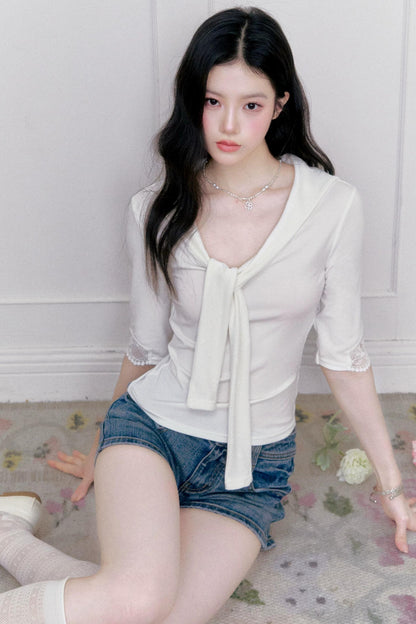 사랑스러운 끈 장식 상의 셋업