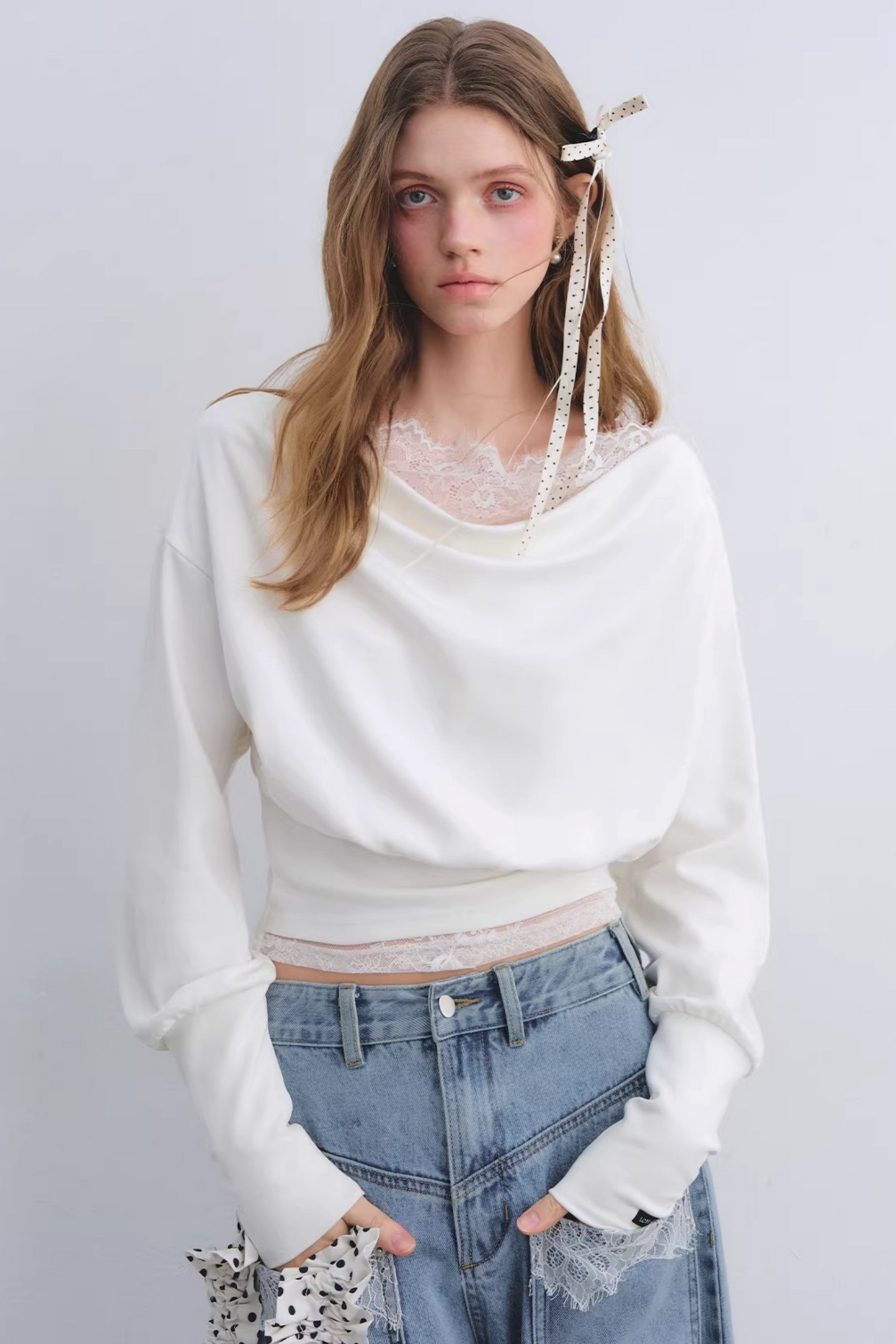 Off-Shoulder-Top mit Spitzeneinsatz