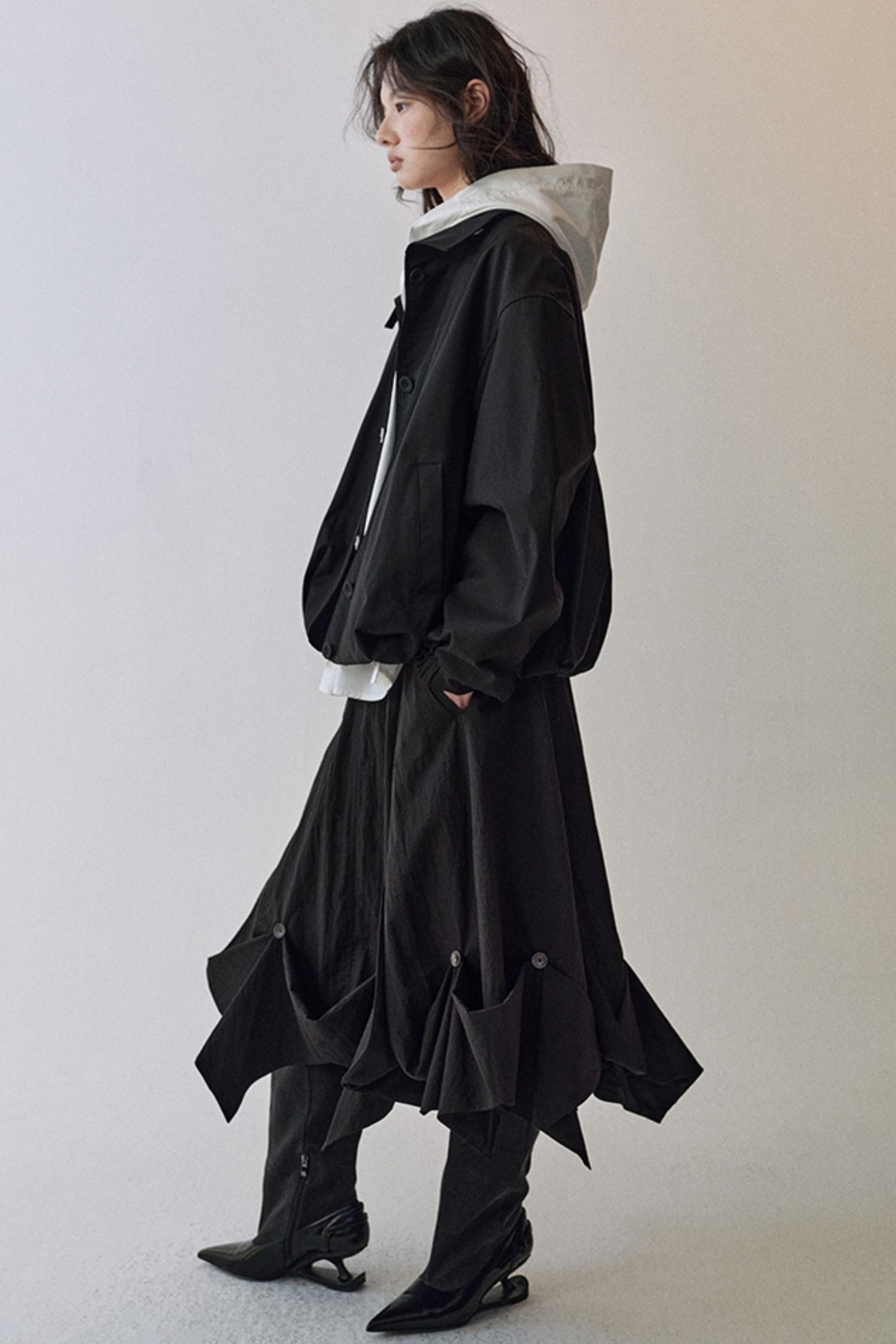 Constriction Silhouette Hooded Jacket